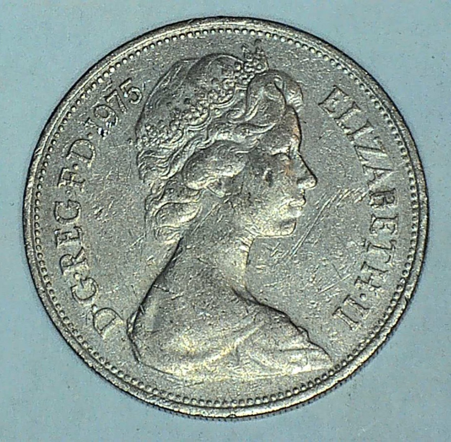 1975 UK Britain 10 New Pence World Coin – KM# 912