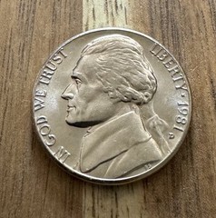 1981 D UNCIRCULATED JEFFERSON NICKEL ** FREE SHIPPING **