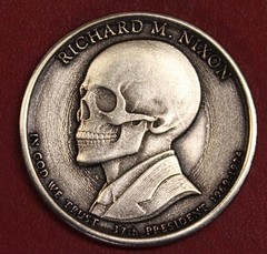 HOBO Nickel Richard Nixon Skull Real US Golden Dollar 26.5 mm
