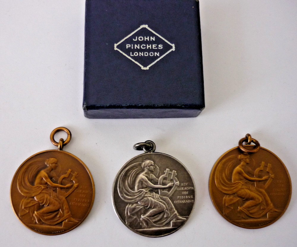 John Pinches London Art Deco 1925 Metal Elocution & 2 Bronze Operatic Medals Box