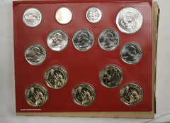 2014 US Mint Set w/outer package. Complete 28 piece Philadelphia and Denver Set