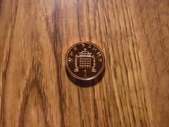 ONE GREAT BRITAIN 1 PENCE 1985 UNCIRCULATED COIN (G60)