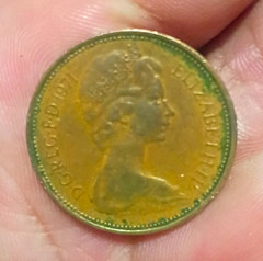 1971 Great Britain 2 New Pence Brass Decimal Coin KM#915 New Pence Legend
