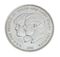 ** 1981 Charles and Diana Royal Wedding Commemorative Crown Coin **