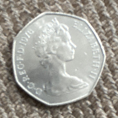 1976 Great Britain 50 Pence Large 50p Britannia Reverse Decimal Coin KM#916